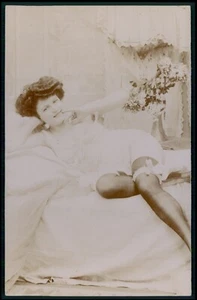 Medias de mujer desnuda francesa originales antiguas 1910 citrato tonificación foto postal - Imagen 1 de 2