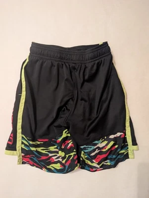 Kids Under Armour Black Shorts Size Youth Small - Image 1 of 3