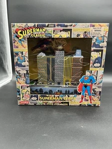SCHYLLING SUPERMAN LEAPS TALL BUILDINGS wind-up tin toy. - Bild 1 von 8
