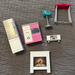 2018 Barbie Dream House Replacement Part Kitchen Sink Oven Stove Refrigerator - Picture 1 of 3