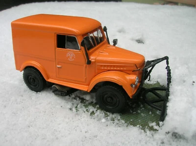 Spazzaneve fuoristrada GAZ 1/43 URSS Soviet jeep snow plower uaz van plough - Immagine 1 di 2