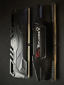 OLOy (3000Mhz) DDR4 / G.skill Ripjaw (3200) DDR4 (8x2)   *NO DUAL CHANNEL*  - Picture 1 of 6
