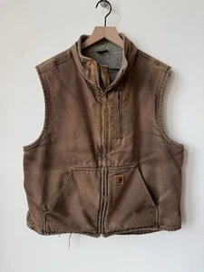 Chaleco Forrado Sherpa CARHARTT V33 DKB Marrón Pato Lavado Calce Suelto ANGUSTIADO Desvanecimiento - Imagen 1 de 3