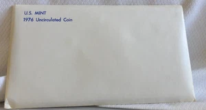 1976-P&D-BICENTENNIAL-MINT SET-WITH TWO MINTSTATE-EISENHOWER DOLLARS #1735 - Picture 1 of 4