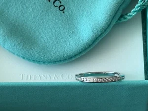 TIFFANY & Co 2mm HALF DIAMOND PLATINUM WEDDING/ANNIVERSARY RING - Picture 1 of 17