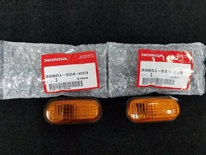 NEW OEM GENUINE HONDA S2000 AMBER SIDE MARKER FENDER LIGHTS SET 00-09 set - Picture 1 of 2