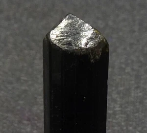 Elbait Turmalin Kristall, Madagaskar - Mineralienpräparat zu verkaufen - Bild 1 von 6