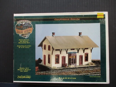 Ertl #2957 DL&W Station Kit HO Scale MIB Sealed Bag Lackawanna Depot Kit - Image 1 of 4