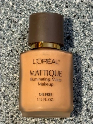 L'Oreal Mattique Golden Bisque NOS Foundation 1.12oz Cosmair NY - Image 1 of 4