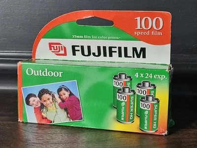 Película Fuji vintage 35 mm 4x24 exp 2008 Foto 1 de 4