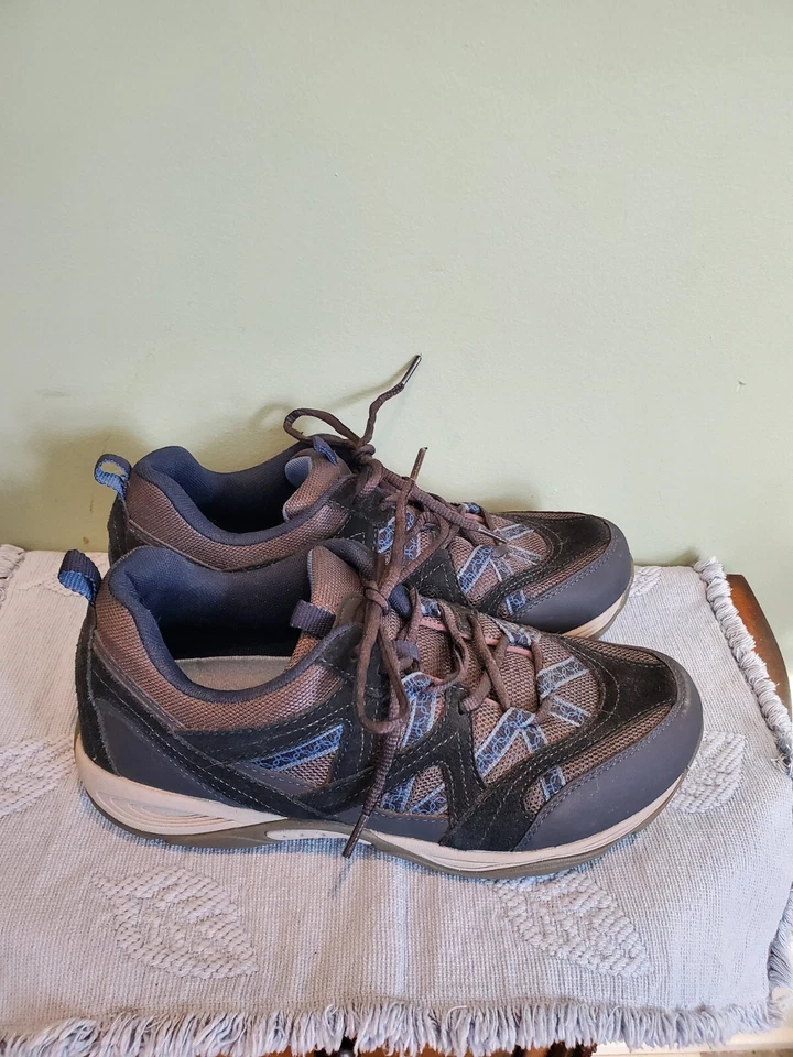 Easy Spirit Explore Map Women's Walking Shoes With Breathable Footbed Size 10 W - Image 1 of 4