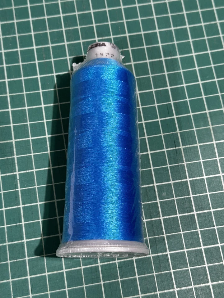 Madeira Embroidery Thread classic viscose 40 Color 1977 Blue 5000m - Image 1 of 1
