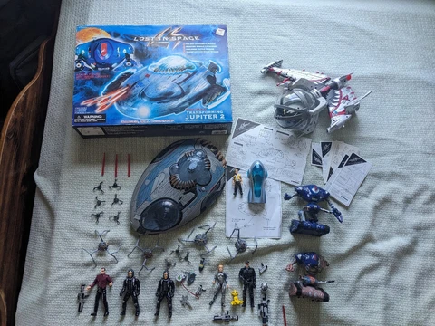 Vintage Lost In Space 1997 Trendmasters Toy Action Figure Near Complete Set Lot Cover