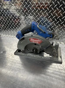 Milwaukee M18 Fuel 7 1/4" Circular Saw 2731-20 - Picture 1 of 7