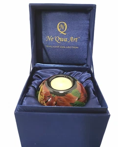 Soporte de luz de té arte Ne'Qwa de vidrio pintado al revés Navidad flor de pascua, firmado - Imagen 1 de 11