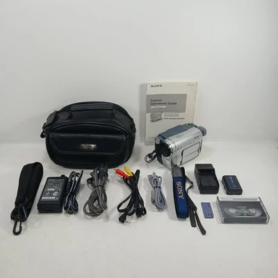 Sony Handycam DCR-TRV460  Digital 8 Camcorder With Nightshot Tested & Works - Image 1 of 4