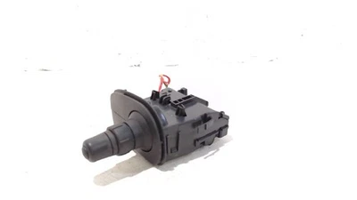 Interruptor del indicador Renault Clio III 1.5 dCi 88102001401 - Imagen 1 de 3