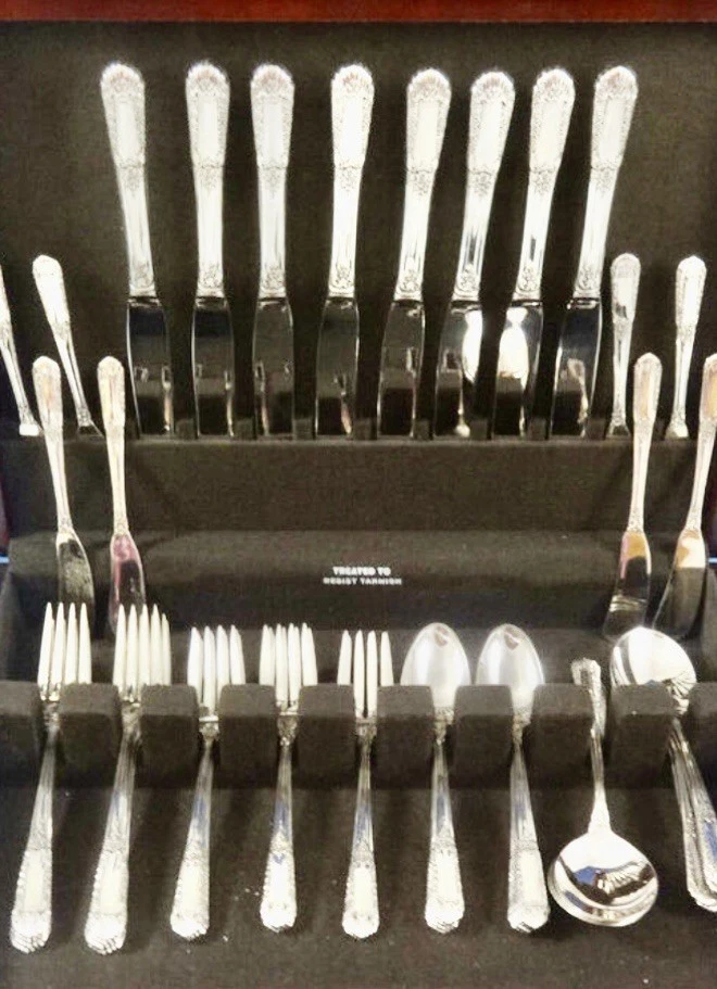 Cubiertos de plata de ley de 8 piezas inaugurados por State House 48 piezas Cofre incluido Foto 1 de 4