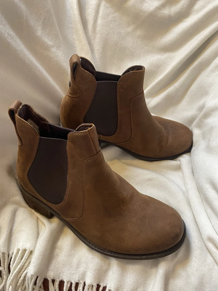 Botines Chelsea UGG Marrón Gamuza, Marrón, Mujer Talla 8.5 Foto 1 de 4