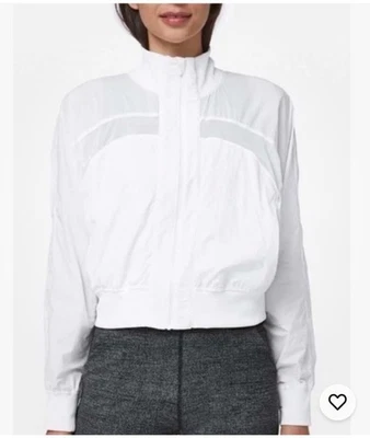 Chaqueta cortavientos Lululemon para mujer 4 Serve It ligera cremallera completa recortada usada en excelente estado Foto 1 de 4