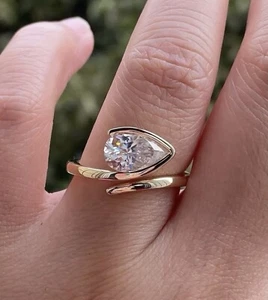S925 Silver Plated Elegant Pear-Shaped Teardrop Moissanite Adjustable Ring  - Picture 1 of 4