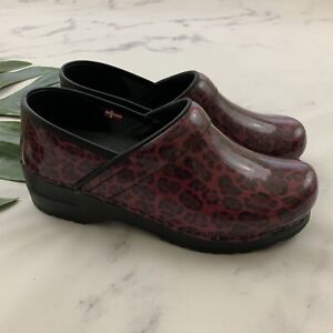Sanita Womens Leopard Print Clogs Size 38 New Pink Black Animal Patent Leather