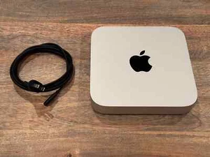 Apple Mac mini M2 8-Core CPU and 10-Core GPU (Early 2023) 256GB SSD Desktop - Afbeelding 1 van 1