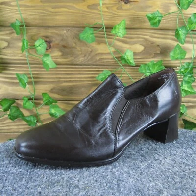 Bomba de salón Munro para mujer de cuero marrón 7,5 de ancho ligeramente usada 2025 Foto 1 de 4