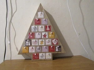 Wooden Christmas tree advent calendar - Picture 1 of 2