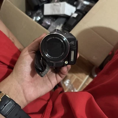 Canon VIXIA HF10 Full HD 1080p Camcorder Kit whit baterry!! - Image 1 of 4