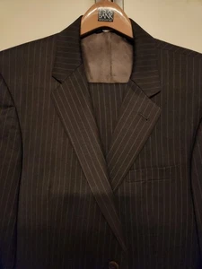 Jos. A. Bank Mens 2 Piece Suit Dark Gray Pinstripe 43R Pants 37R Wool L0026 - Picture 1 of 6
