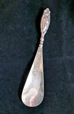 🌈CUERNO DE ZAPATO ANTIGUO ART NOUVEAU CON MANGO ESTERLINA ~ Mujer drapeada REPOSADO ~ ¡EN MUY BUEN ESTADO! Foto 1 de 4