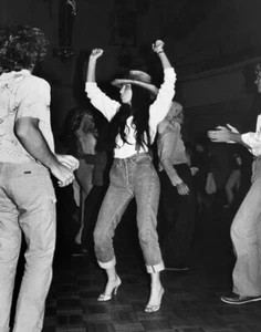 Cher Dancing At Studio 54 Print 11 x 14 - Picture 1 of 3