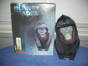 2001 Planet of the Apes POTA Movie Attar Bust - Tower Records Exclusive NECA - Picture 1 of 5
