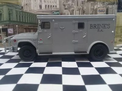 巴西工作车 Altaya - 雪佛兰 C-65 装甲运输卡车支架 — 第 1/4 张图片