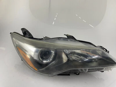 OEM | 2015 - 2017 Toyota Camry Halogen Headlight (Right/Passenger) - Изображение 1 из 4