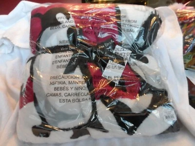 Vera Bradley Fleece  Throw Blanket 80" x 50" in Playful Penguins Cabernet NWT - Image 1 of 4