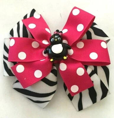 Hermoso lazo multicolor con lazo de pelo inspirado en resina de pingüino para niñas.  - Imagen 1 de 2