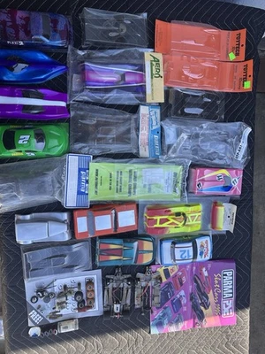 Lote De 2 Chasis Escala 1/24 Slot Car + 24 Fundas De Colección NOS Parma +Extras Foto 1 de 4