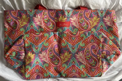 Bolso de hombro Vera Bradley Lighten Up grande familiar cachemira en el paraíso nuevo sin etiquetas Foto 1 de 4