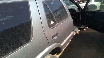 Passenger Rear Side Door GMC Electric Fits 98-05 BLAZER S10/JIMMY S15 30063744 - Imagem 1 de 4