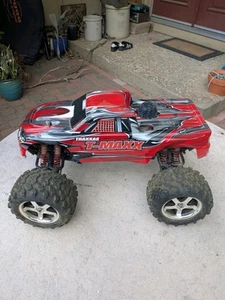 Traxxas Tmaxx - Foto 1 di 11