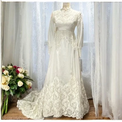 Vestido de novia Alfred Angelo años 60 cintura imperio blanco roto botones encaje gasa Foto 1 de 4