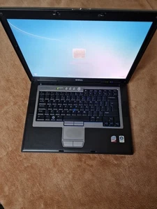 Dell Latitude D830 Laptop IC2D 2GHz 15.4" 120gb HDD 2gb Ram Power On Tested Only - Picture 1 of 22