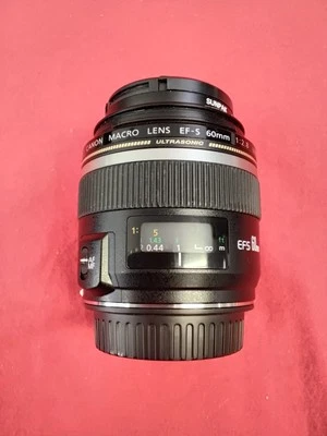 Canon EF-S 60mm f/2.8 AF USM Lens - Image 1 of 4
