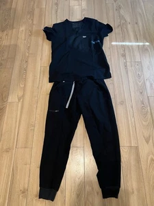 Women’s Figs Jogger Scrub Set In Black Size XS EUC - Picture 1 of 4