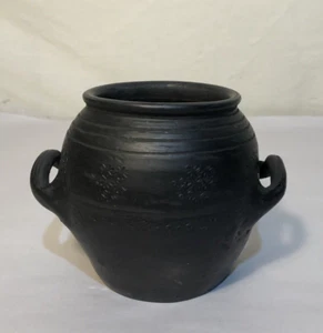 Studio Art Etched Pottery Black Pot Vintage - Picture 1 of 9