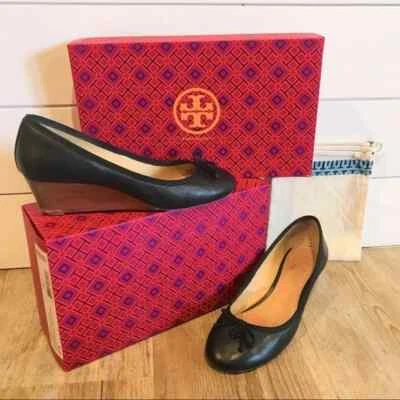 Tory Burch CHELSEA 45 MM Cuña-Mestico/Grosgrain (NEGRO) Talla 9 EE. UU. Foto 1 de 4