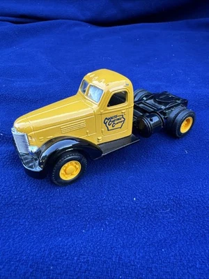 Camión Ertl 1947 Internacional. Cabina KB-12. Serie Semi Cabina - Excelente Estado Foto 1 de 4