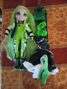 Rainbow High Jade Hunter Pausa Invernale, Accessori - Foto 1 di 4